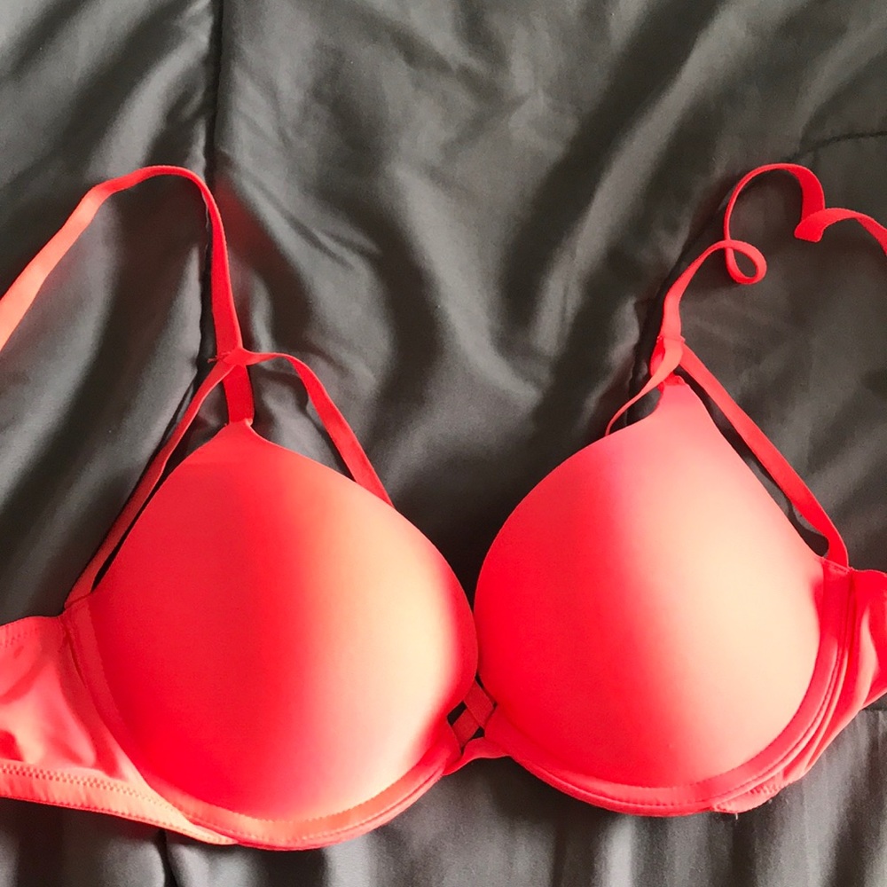 34B VICTORIA Secret new**